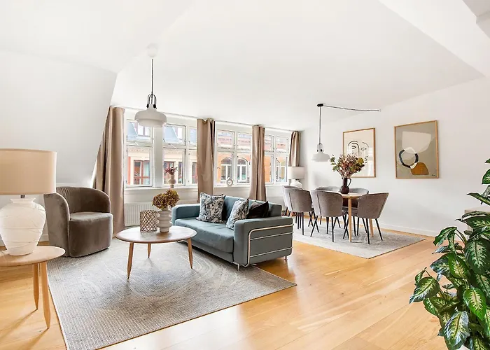 Leaves 4 - Precious 2-Bdr Apt In Central Copenhagen